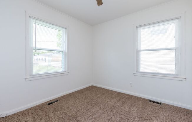 2 beds, 1 bath, $1,095