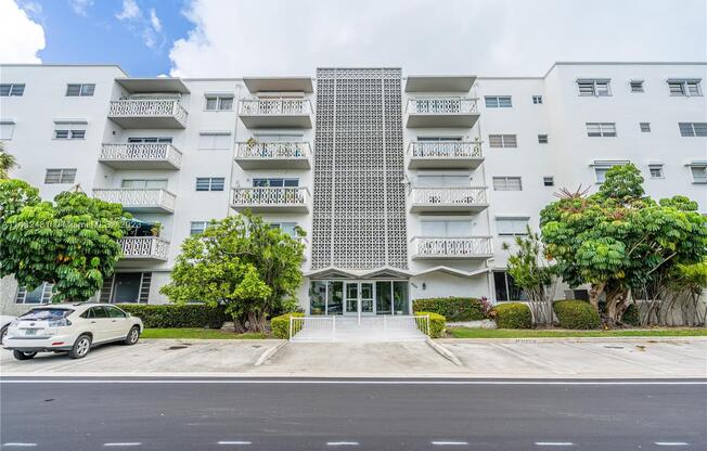 9700 E Bay Harbor Dr Apt 511