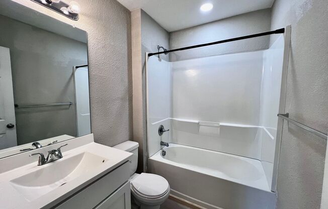 2 beds, 1 bath, $1,500, Unit UNIT # 1