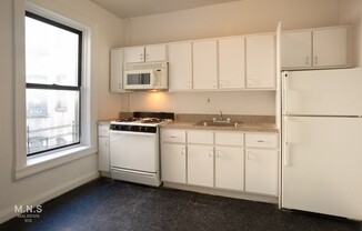 2 beds, 1 bath, $2,050, Unit 4-D