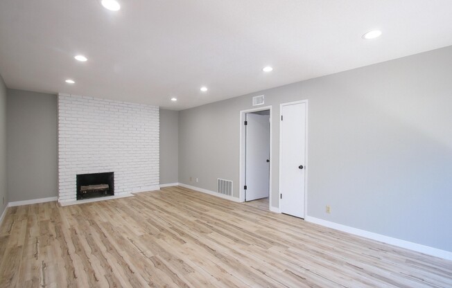 Beautiful Remodeled 2 Bed/1 Bath Duplex in Sunnyvale - Near Google, Apple, LinkedIn - This is a MUST SEE!