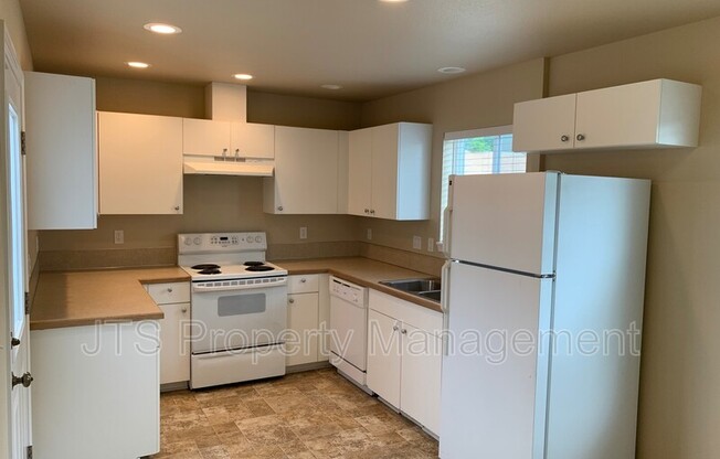 7904 7906 W COLEHAVEN CT