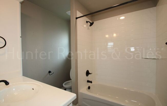 4 beds, 2 baths, $2,050