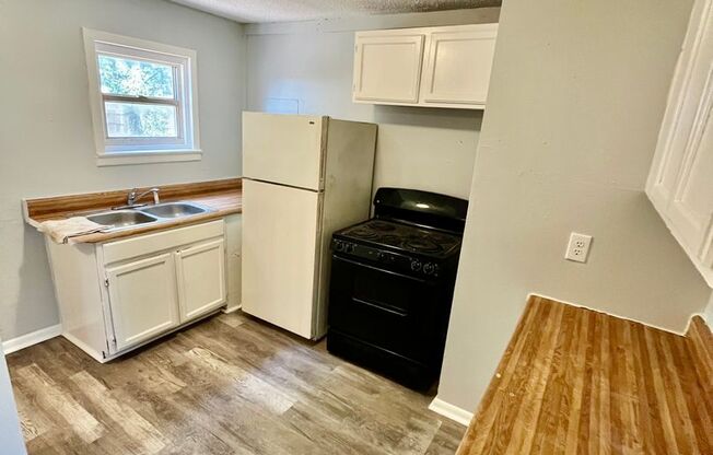 Huge 3BR/1BA Home With Large Yard, Covered Porch, Shed For Storage.