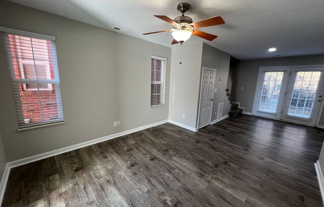 3 beds, 2.5 baths, 1,165 sqft, $1,895, Unit 831