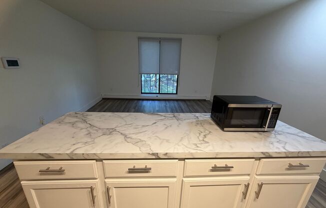 2 beds, 1.5 baths, 950 sqft, $1,545, Unit 232W