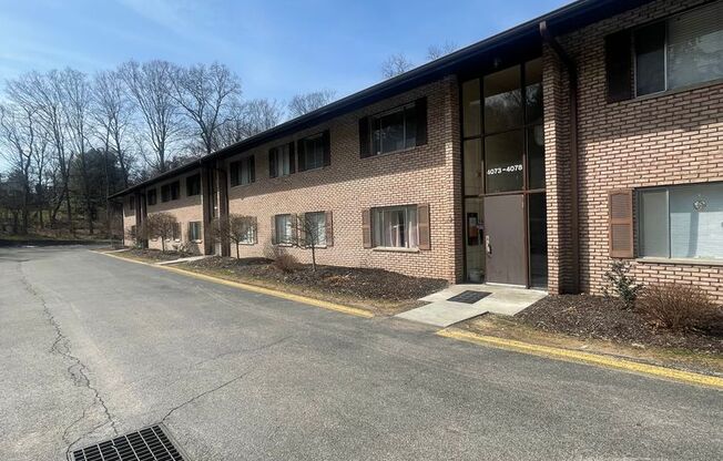 Recently Renovated 2 Bed, 1 Bath Condo for Lease NOW!