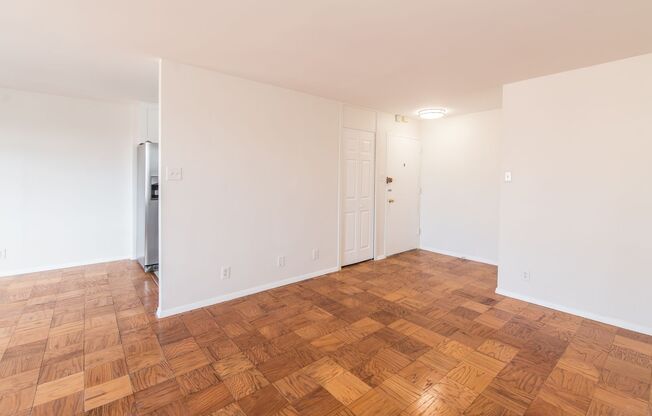 Spacious, Bright 1 Bed 1 Bath condo in prime location and close to Metro - All utilities included