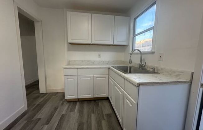 2 beds, 1 bath, 700 sqft, $2,095, Unit 3001 Obama