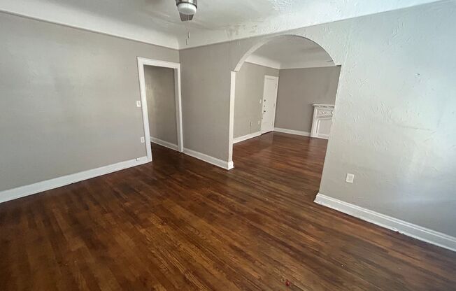 2 beds, 1 bath, 1,200 sqft, $1,275, Unit 18