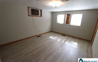 Studio, 1 bath, 410 sqft, $695, Unit #2