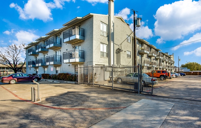 1 bed, 1 bath, 567 sqft, $900, Unit 316