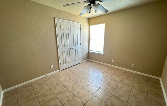 3 beds, 2 baths, 1,296 sqft, $1,200, Unit Unit A