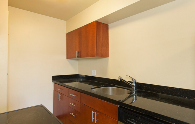 **2 WEEKS FREE RENT!!** Remodeled, Quiet 1 BD in Excellent Location at Great Price!