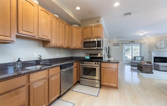 2 beds, 1.5 baths, 1,008 sqft, $2,995, Unit 3