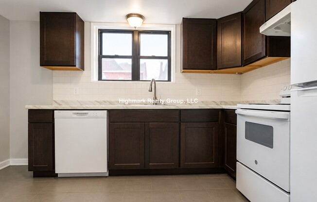 9016 Lamon Ave