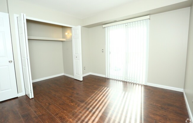 2 beds, 1 bath, 800 sqft, $1,195, Unit B-19