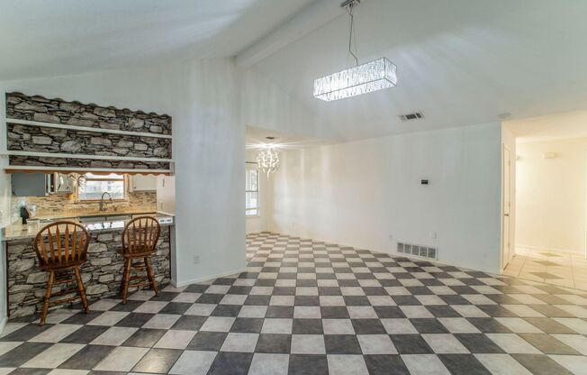 Stylish & Spacious 3-Bed Home
