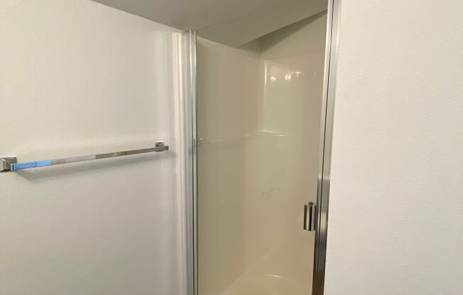 2 beds, 2 baths, 900 sqft, $2,895, Unit 2500-A