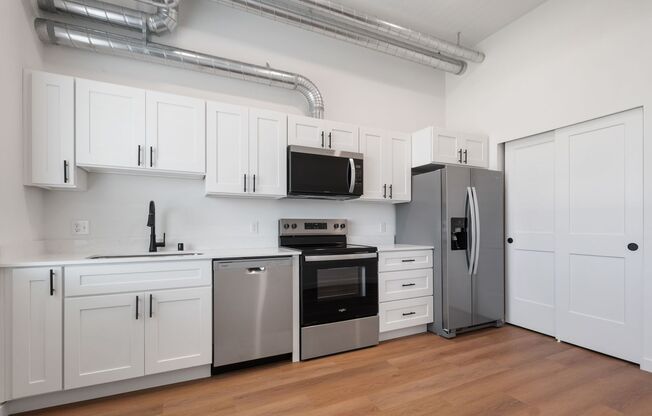 Studio, 1 bath, 351 sqft, $1,199, Unit 119