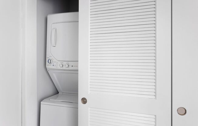 2 beds, 2 baths, 578 sqft, $2,475, Unit 402