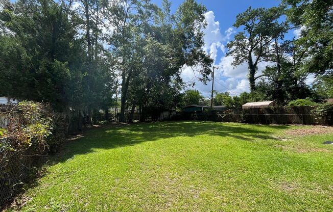 3 Bedroom + Bonus Room Home in Sunset Park!