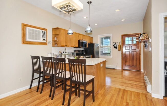139 W 6 ST