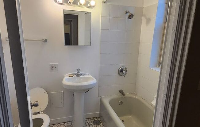 Studio, 1 bath, $885, Unit 1740-2