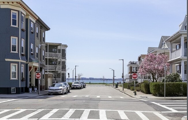 197 199 N ST