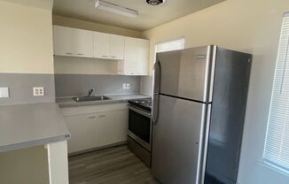Downtown Living in Lakewood: Spacious 1-Bedroom Unit