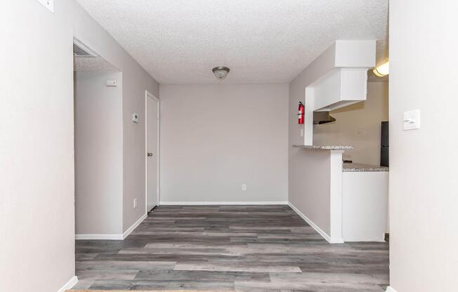 2 beds, 2 baths, 927 sqft, $1,085