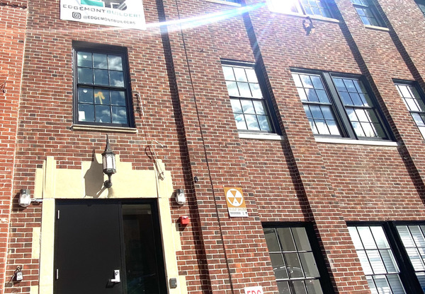 923 S E AVE