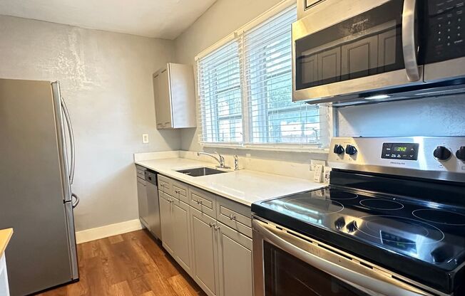 1 bed, 1 bath, 660 sqft, $1,700, Unit Unit 6