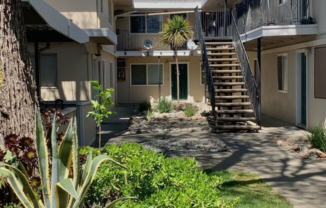 2 beds, 1 bath, 685 sqft, $1,000, Unit 513 - #208