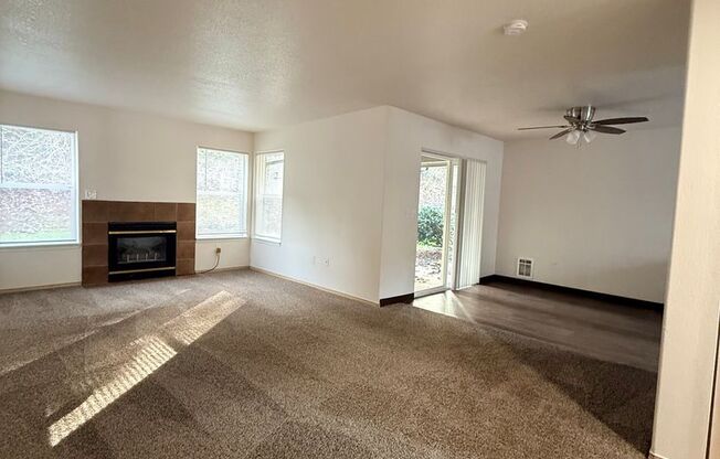 2 beds, 2 baths, 1,120 sqft, $1,695, Unit 3754