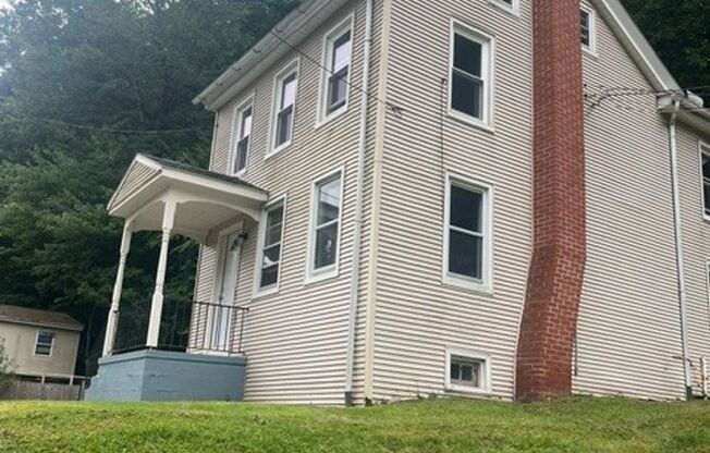 702 WYOMISSING RD