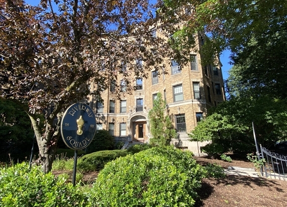 122 RIVERWAY