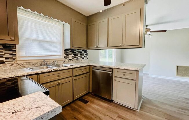 3 beds, 2 baths, $1,500