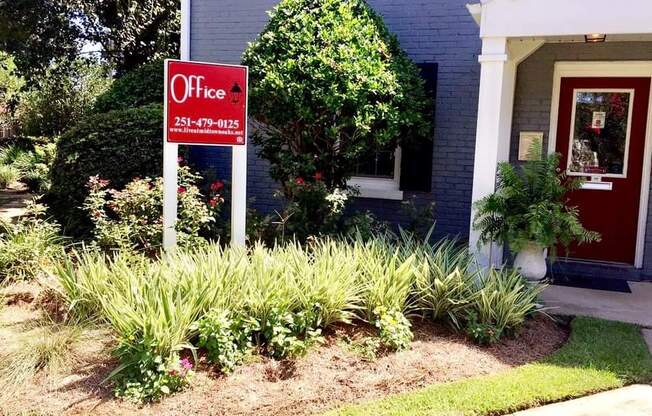 Leasing office at Midtown Oaks Townhomes in Mobile, AL