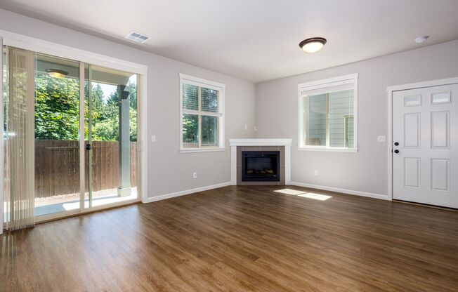 End-Unit Townhome - Modern Finishes, Air Conditioning, Garage!