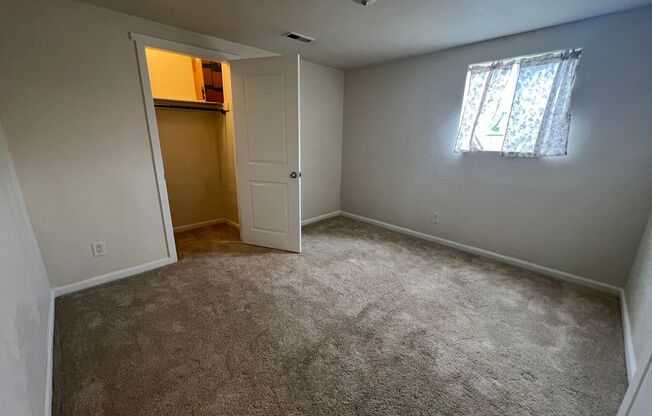 2 beds, 1 bath, $1,650