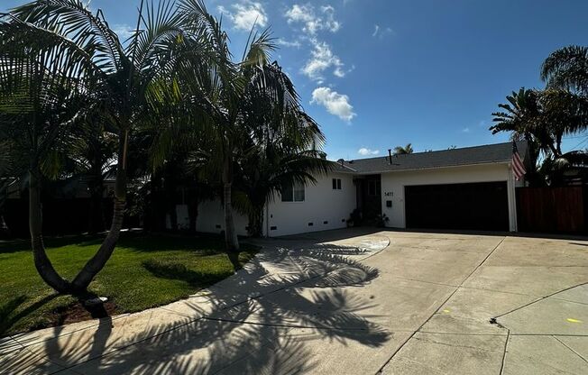 Gorgeous 3-Bedroom 2 bath Home with Pool AND close to the beach!