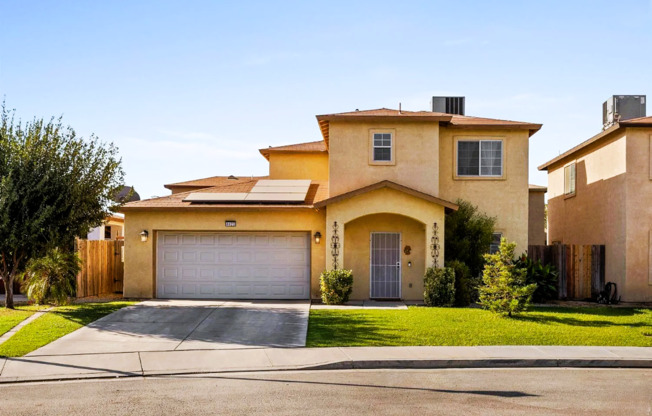 Spacious 3-Bedroom, 2.5-Bathroom Home in East Bakersfield