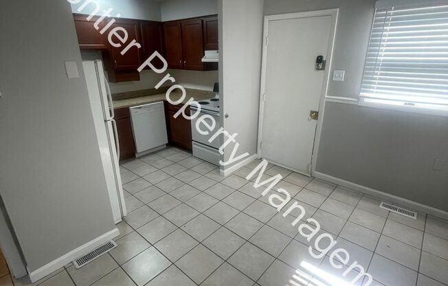 2 beds, 1.5 baths, 1,200 sqft, $1,400, Unit 3309 Droste Rd