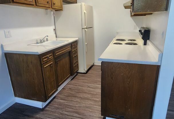 1 bed, 1 bath, 560 sqft, $1,350, Unit 1350-28
