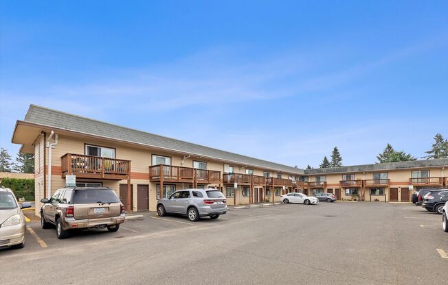 2 beds, 1 bath, 682 sqft, $1,300, Unit 51