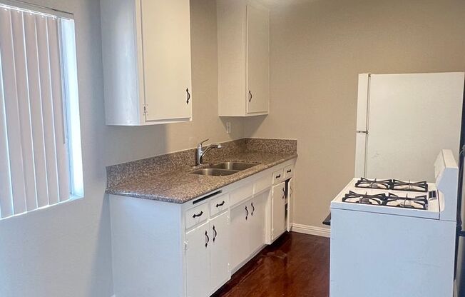 505-507 Eastmont Ave, Los Angeles