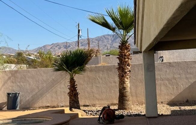 3 beds, 2 baths, $2,450, Unit Maricopa Ave