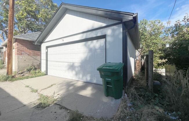 3 beds, 2 baths, $3,475