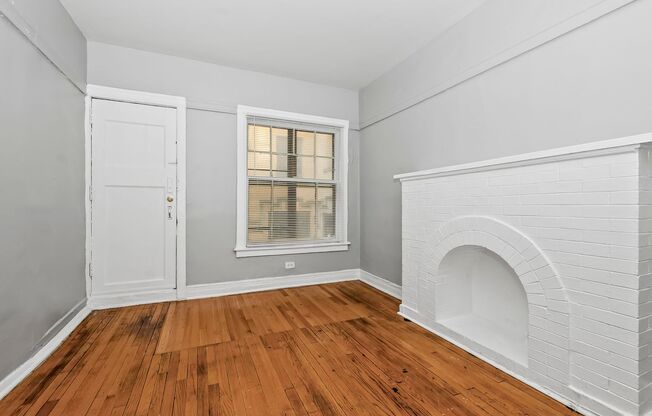 2 beds, 1 bath, 1,000 sqft, $1,695, Unit 4232 1/2 -  1E